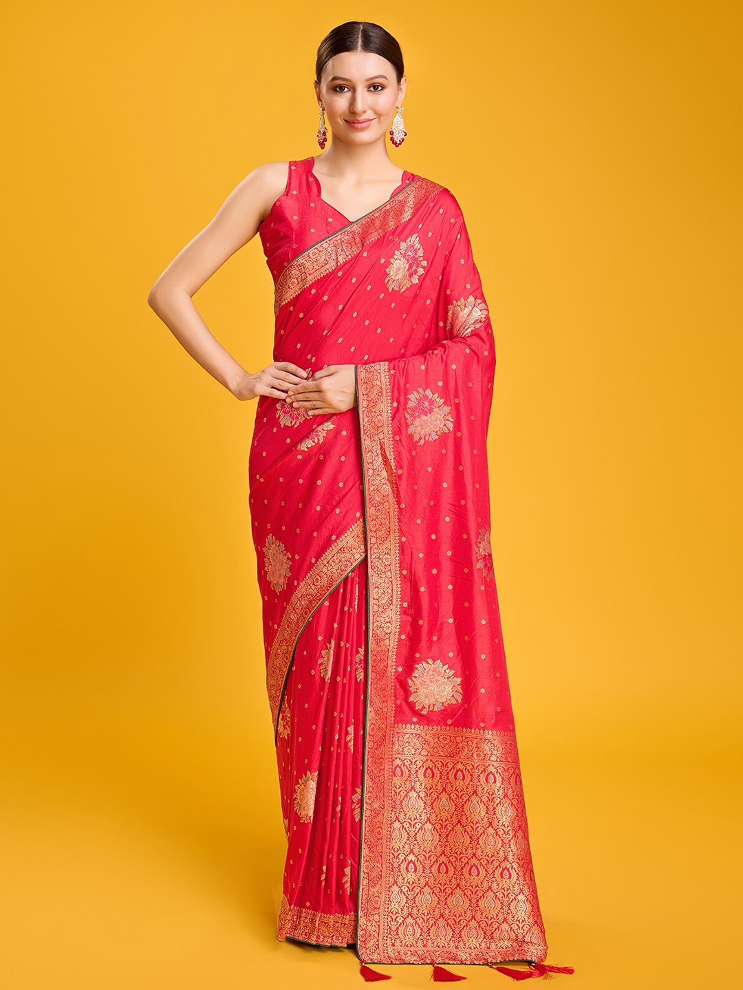 

MONJOLIKA FASHION Ethnic Motifs Woven Design Zari Saree, Red