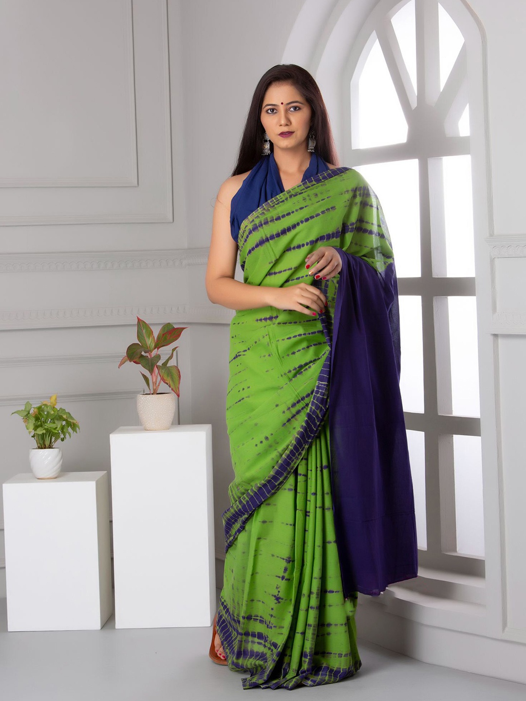

Shivanya Handicrafts Tie and Dye Pure Cotton Block Print Saree, Green