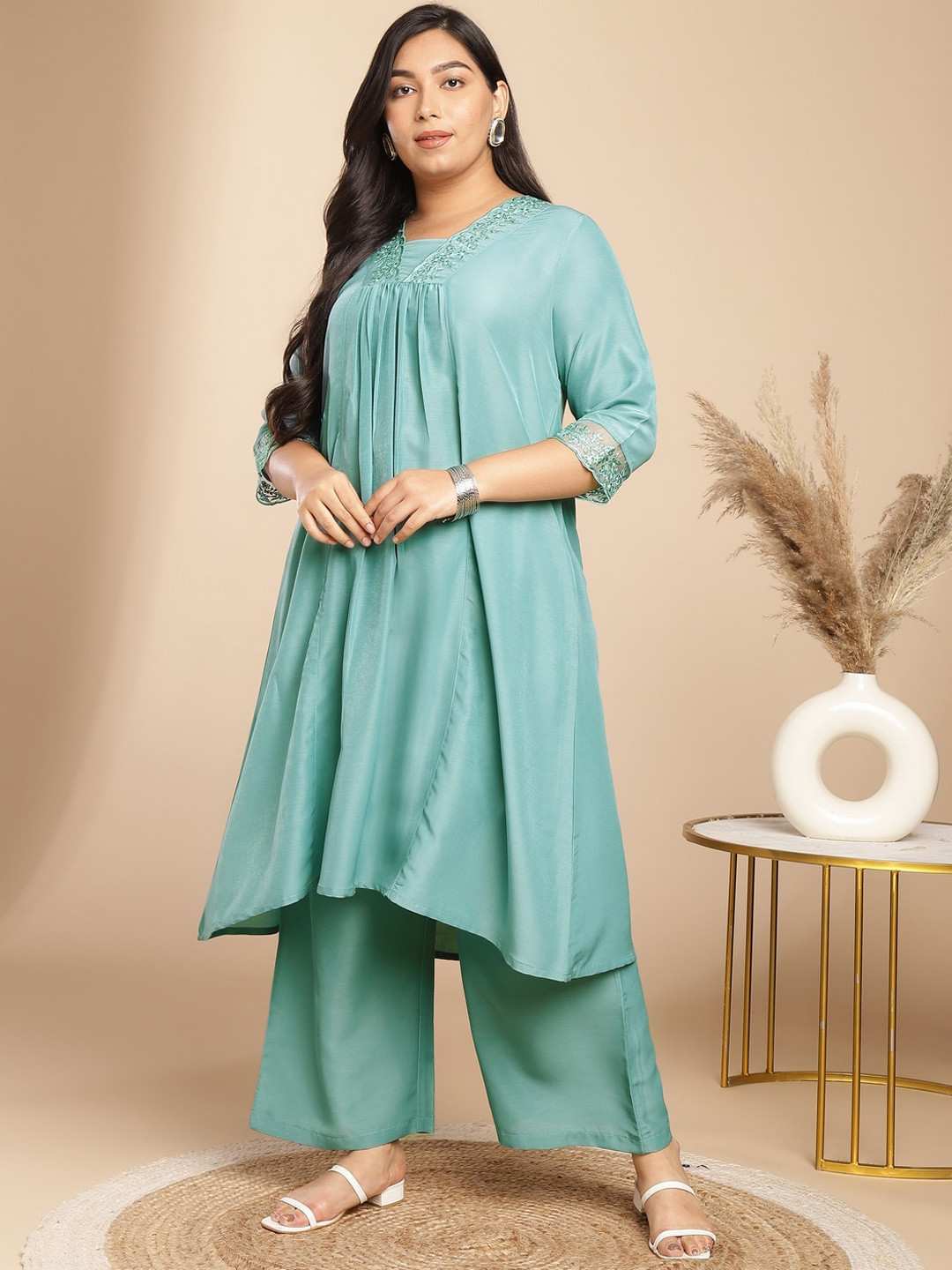 

Janasya Plus Size Embroidered Pleated V-Neck Thread Work Kurta with Palazzos, Green