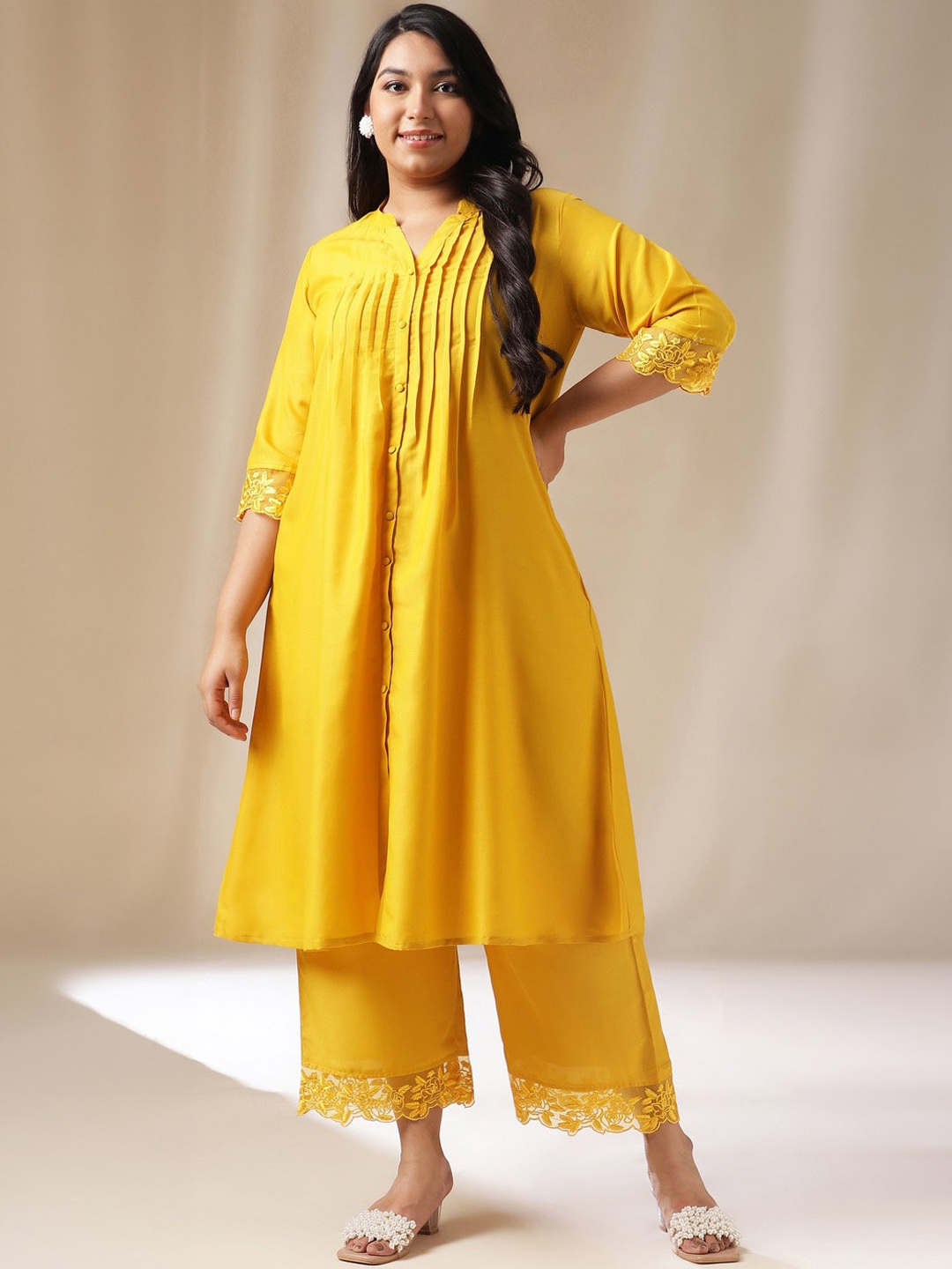 

Janasya Plus Size Muslin Solid Pleated Kurta Set, Yellow