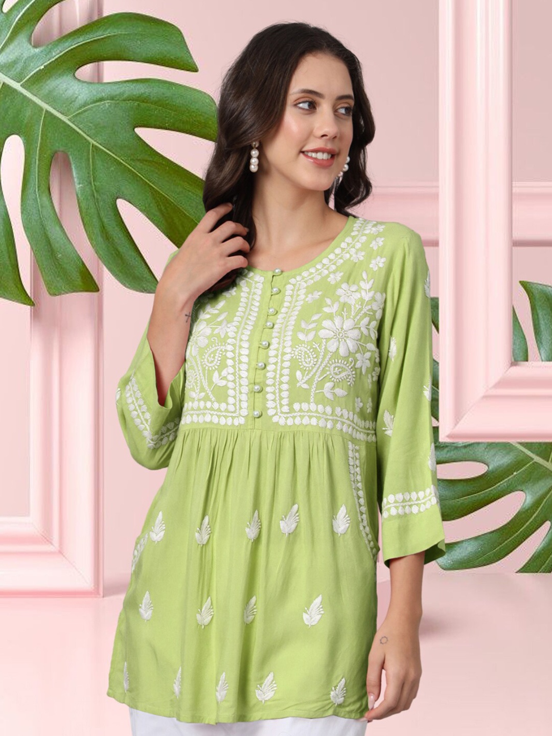 

PARAMOUNT CHIKAN Women Embroidered Lucknowi Chikankari Rayon Kurti, Green