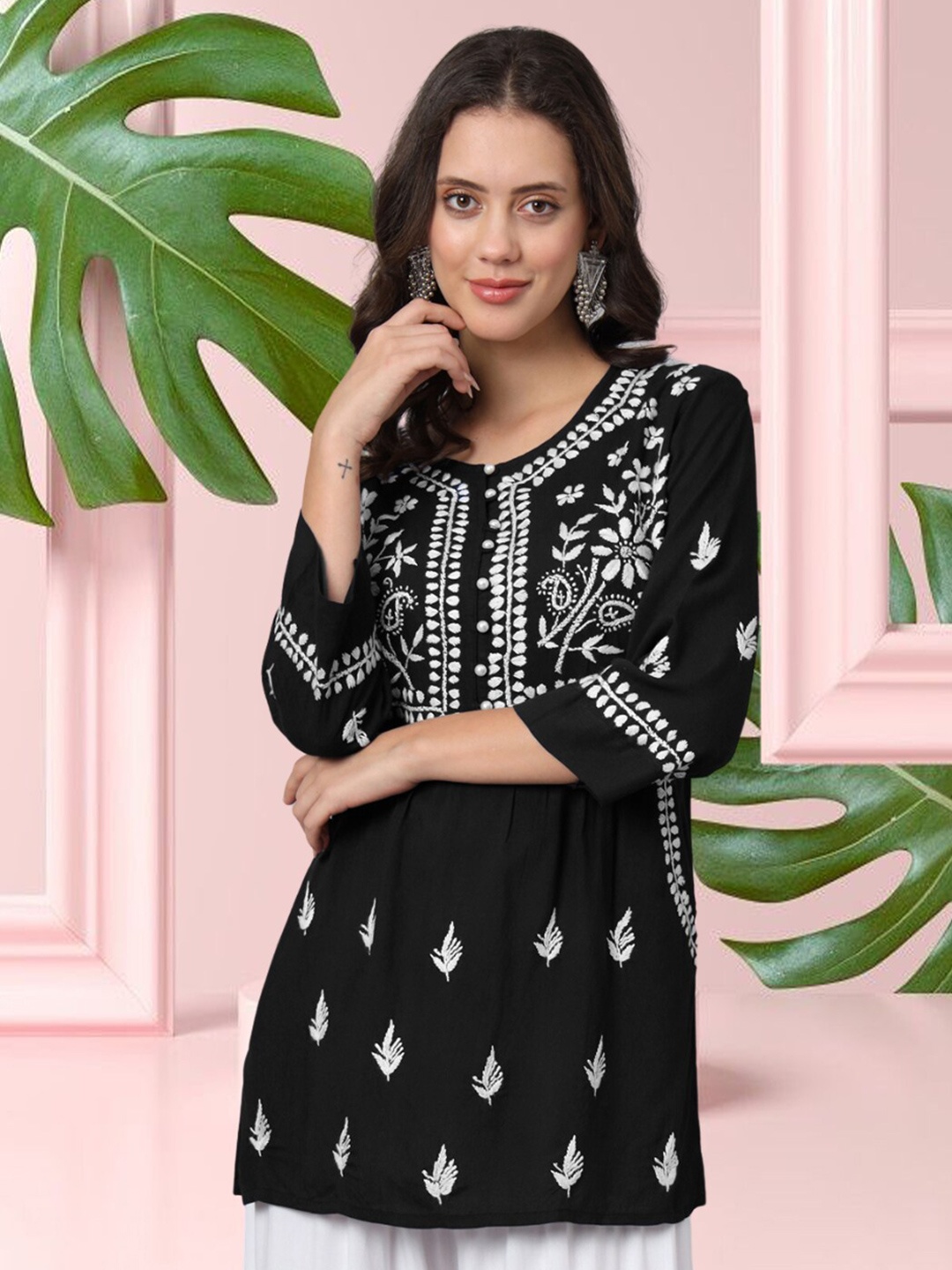 

PARAMOUNT CHIKAN Women Embroidered Lucknowi Chikankari Rayon Kurti, Black
