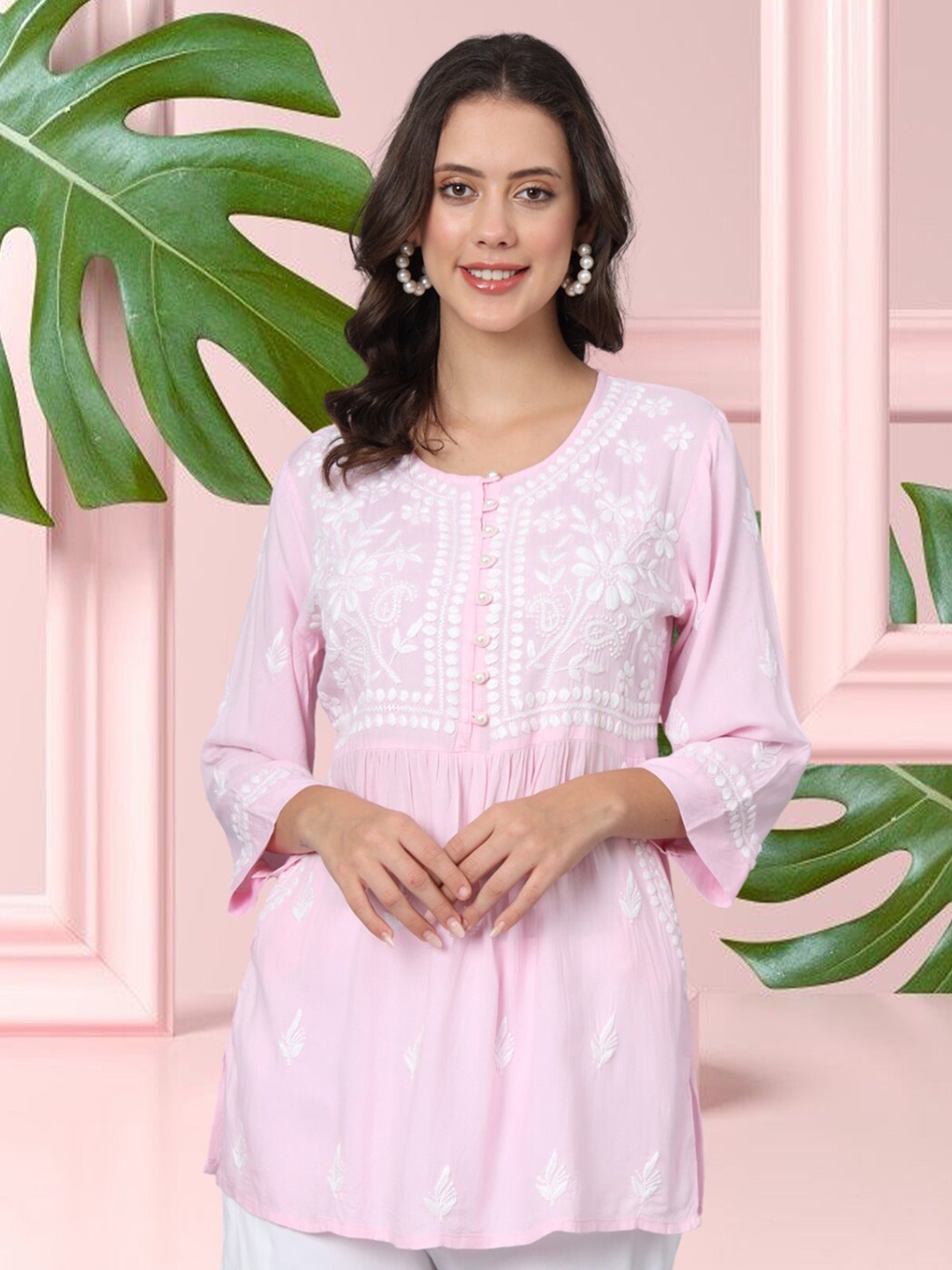 

PARAMOUNT CHIKAN Women Embroidered Lucknowi Chikankari Rayon Kurti, Pink