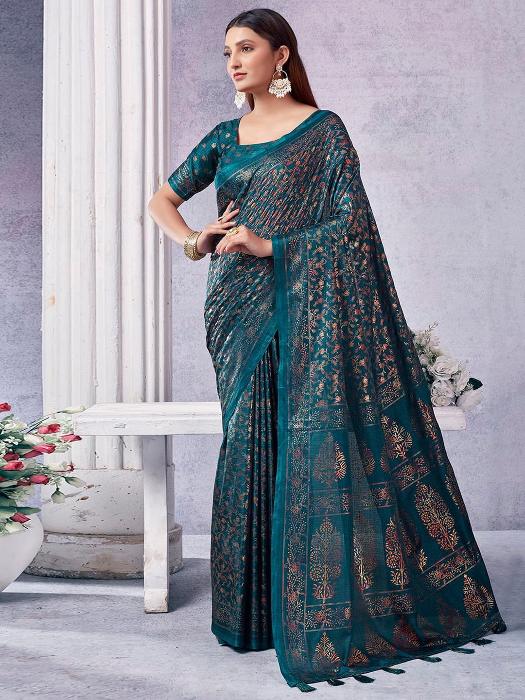 

Mitera Ethnic Motifs Printed Saree, Teal