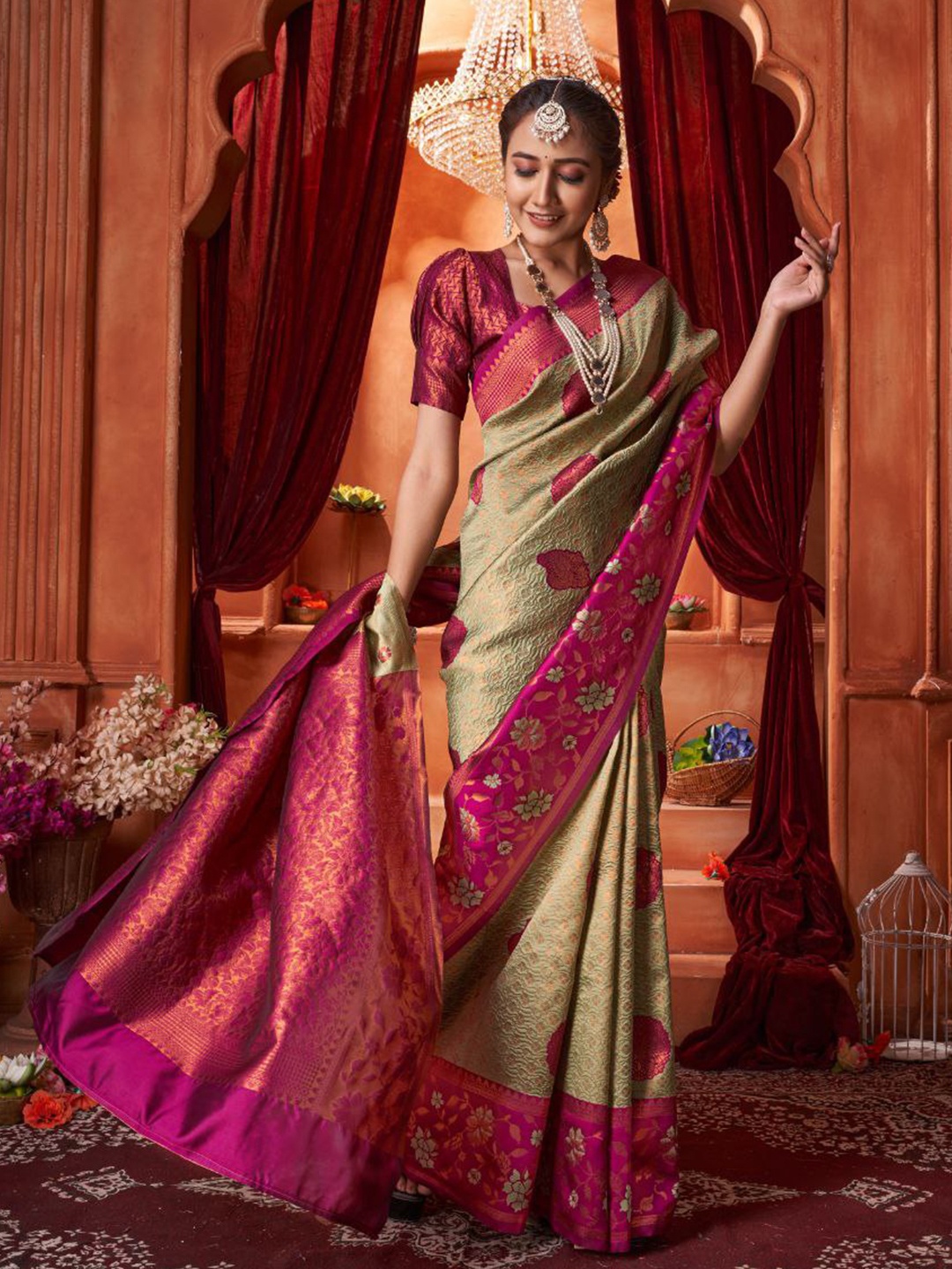 

Marziyaa Ethnic Woven Design Zari Silk Cotton Banarasi Saree, Green