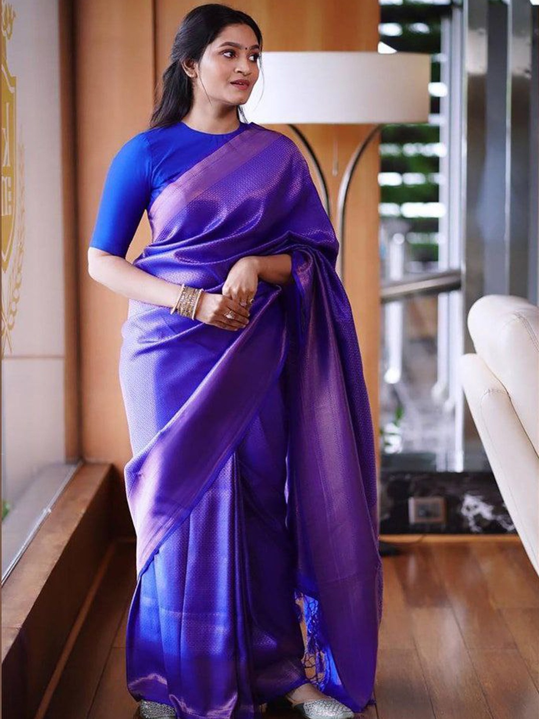 

Marziyaa Geometric Woven Design Zari Silk Cotton Banarasi Saree, Blue