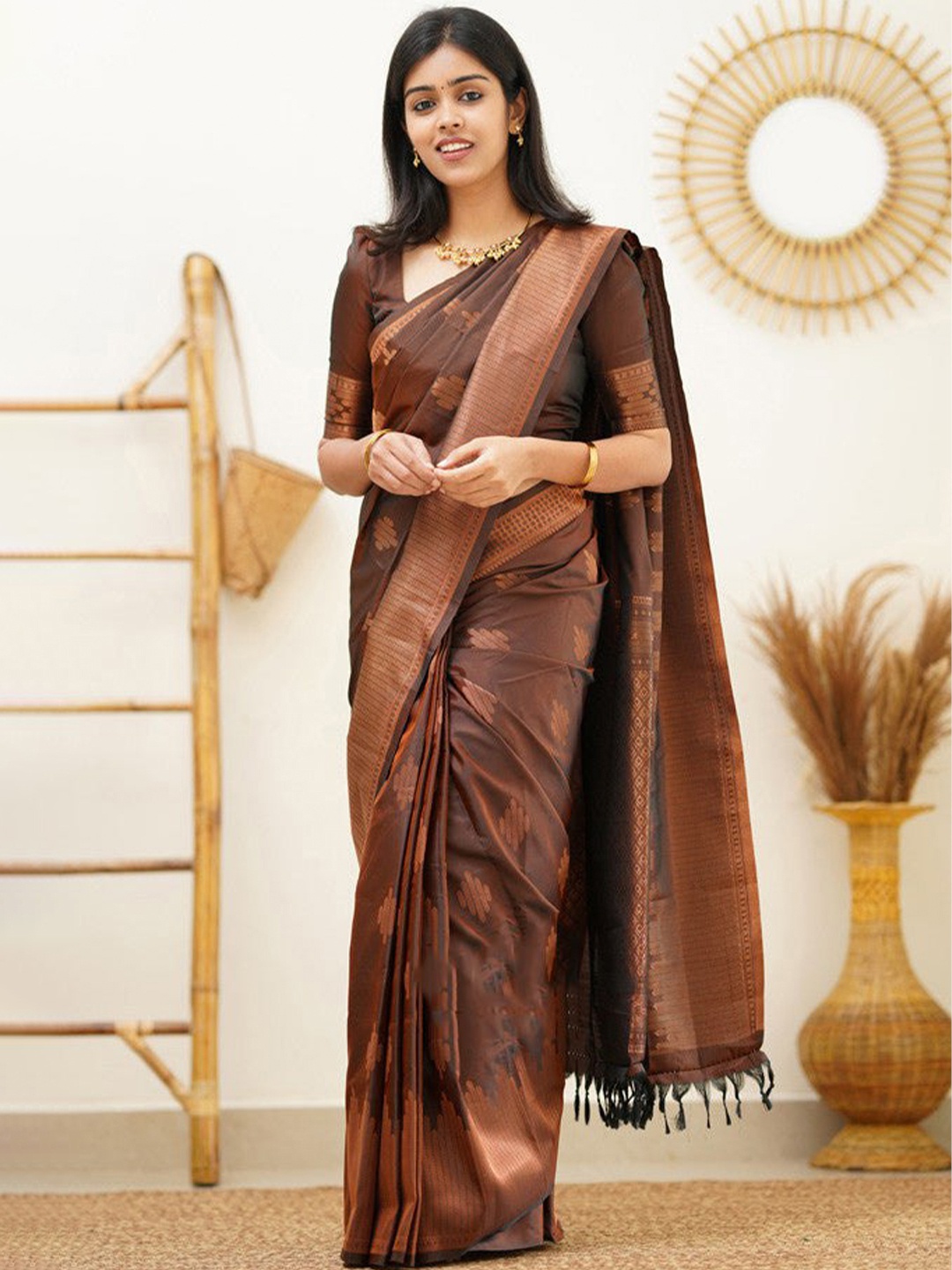 

Marziyaa Floral Zari Silk Cotton Banarasi Saree, Brown