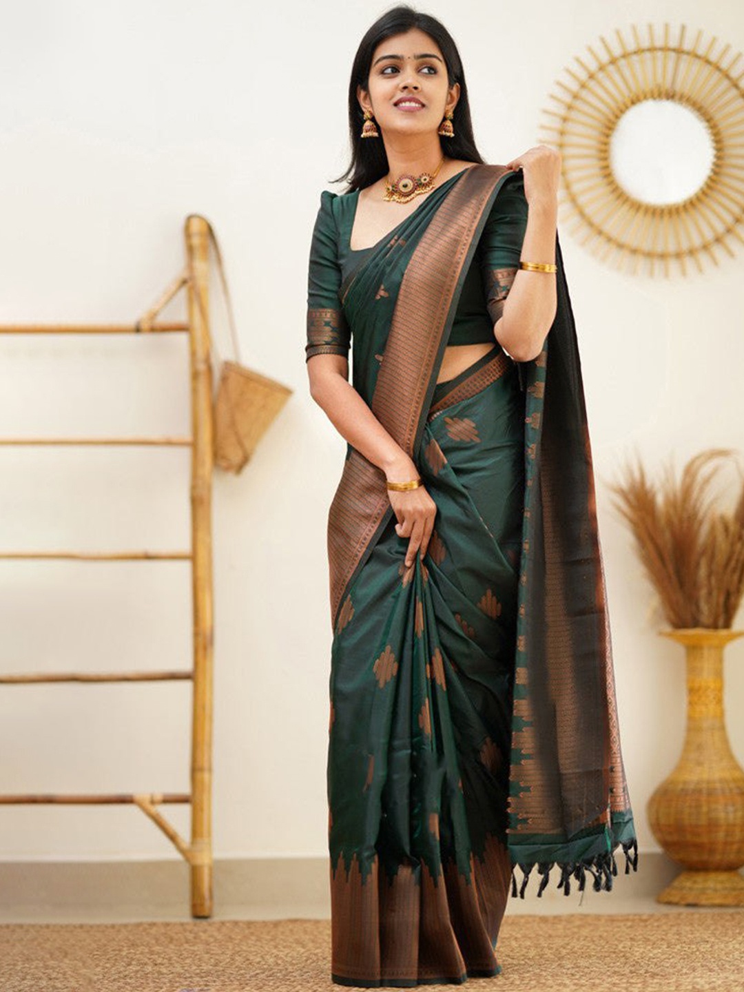 

Marziyaa Ethnic Woven Design Zari Silk Cotton Banarasi Saree, Green