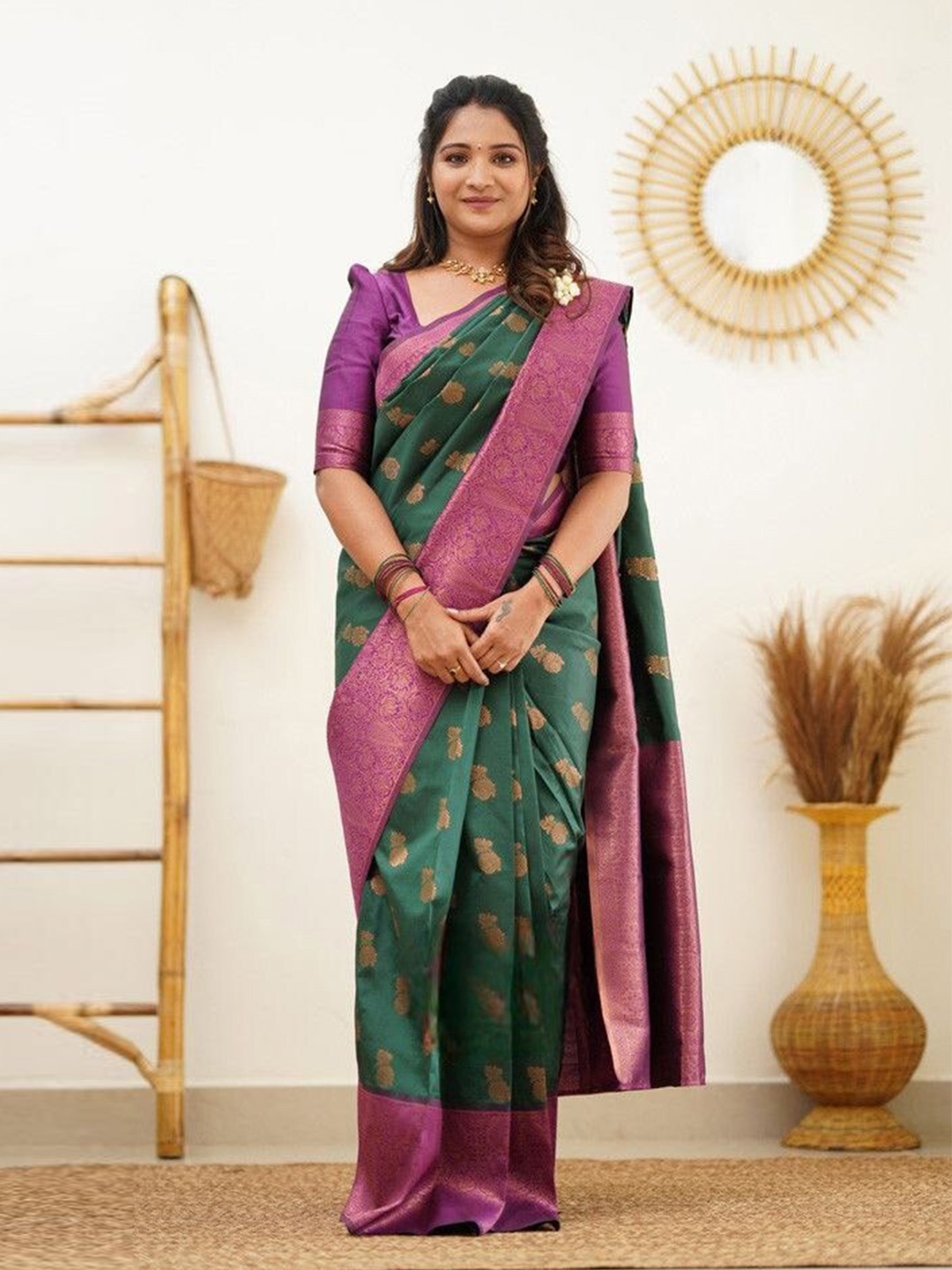 

Marziyaa Floral Zari Silk Cotton Banarasi Saree, Green