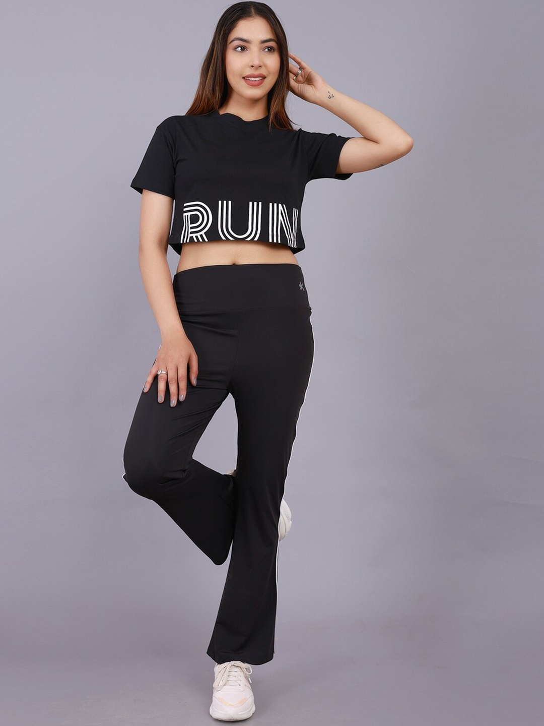 

HRX by Hrithik Roshan Black Typography Printed Cotton Slim Fit Crop T-shirt