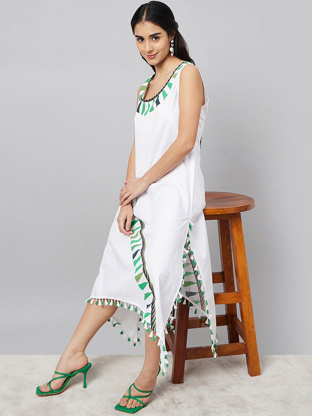 

First Resort by Ramola Bachchan Round neck Sleeveless A-Line Maxi Dress, Green