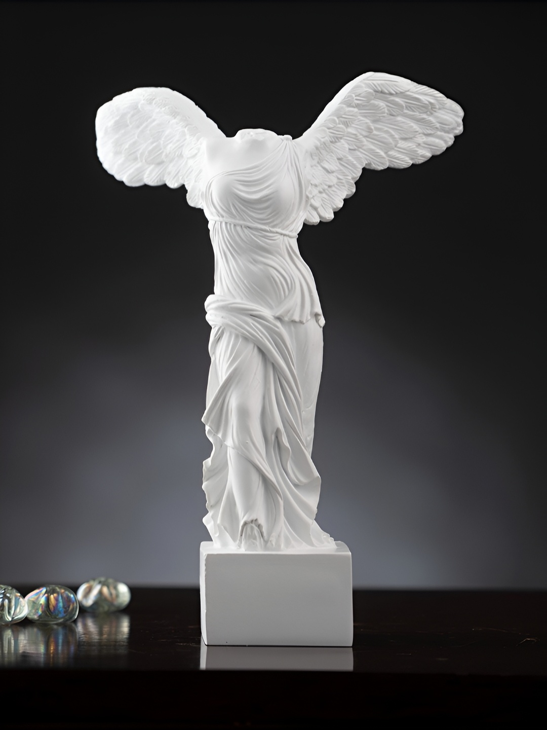 

La Muse White Small Figurine Showpiece