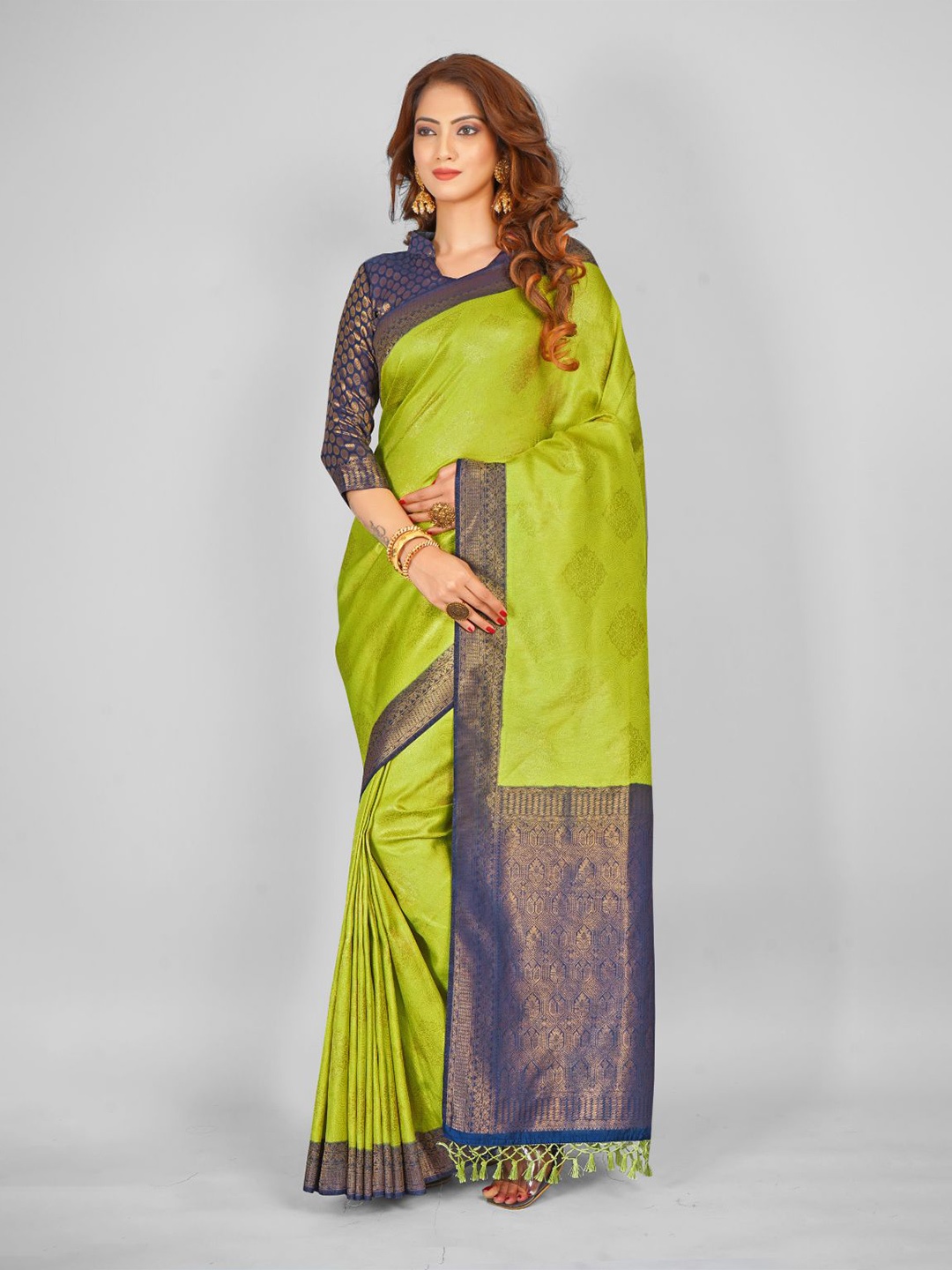 

Aagiri Ethnic Woven Design Banarasi Saree, Green