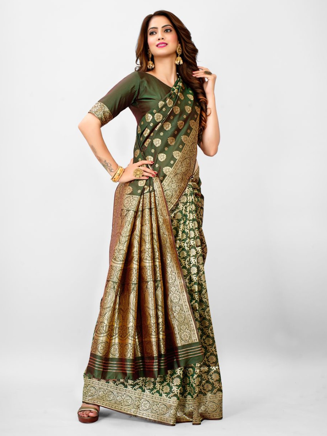 

Aagiri Ethnic Motifs Woven Design Zari Banarasi Saree, Green