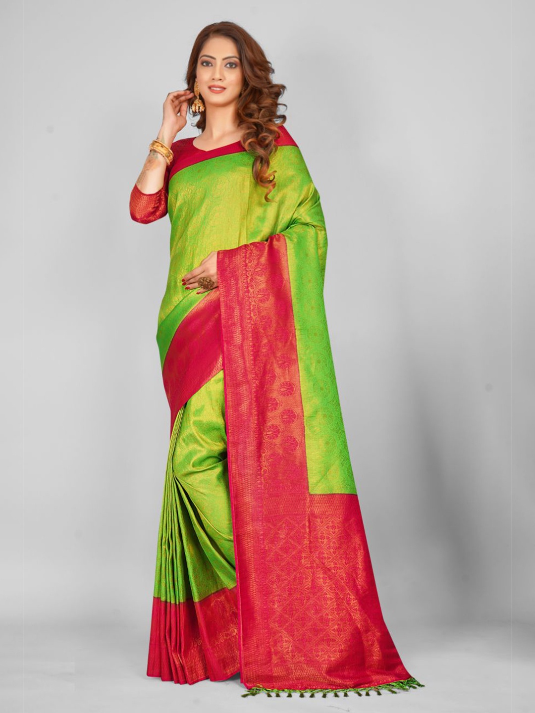 

Aagiri Woven Design Zari Banarasi Saree, Green