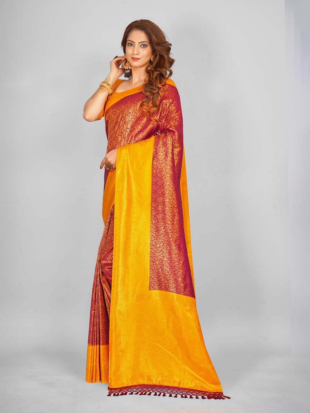 

Aagiri Woven Design Zari Banarasi Saree, Maroon