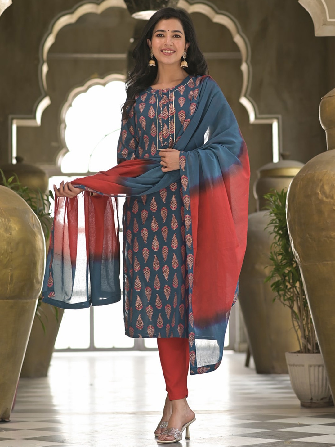 

KPF Floral Printed Regular Kurta with Trousers & Dupatta, Blue