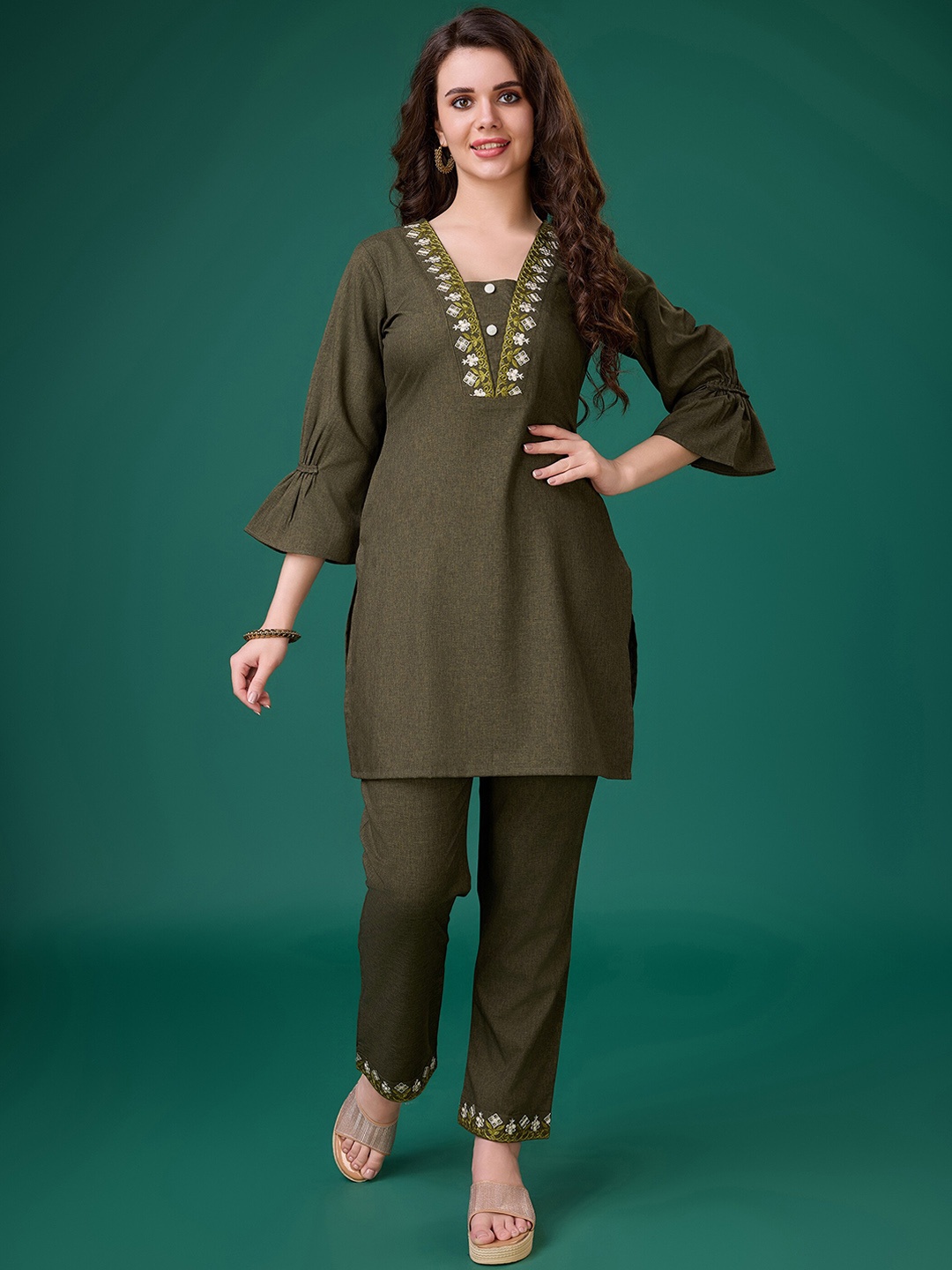 

MOJILAA Embroidered Linen Tunic & Trousers Co-Ords, Olive