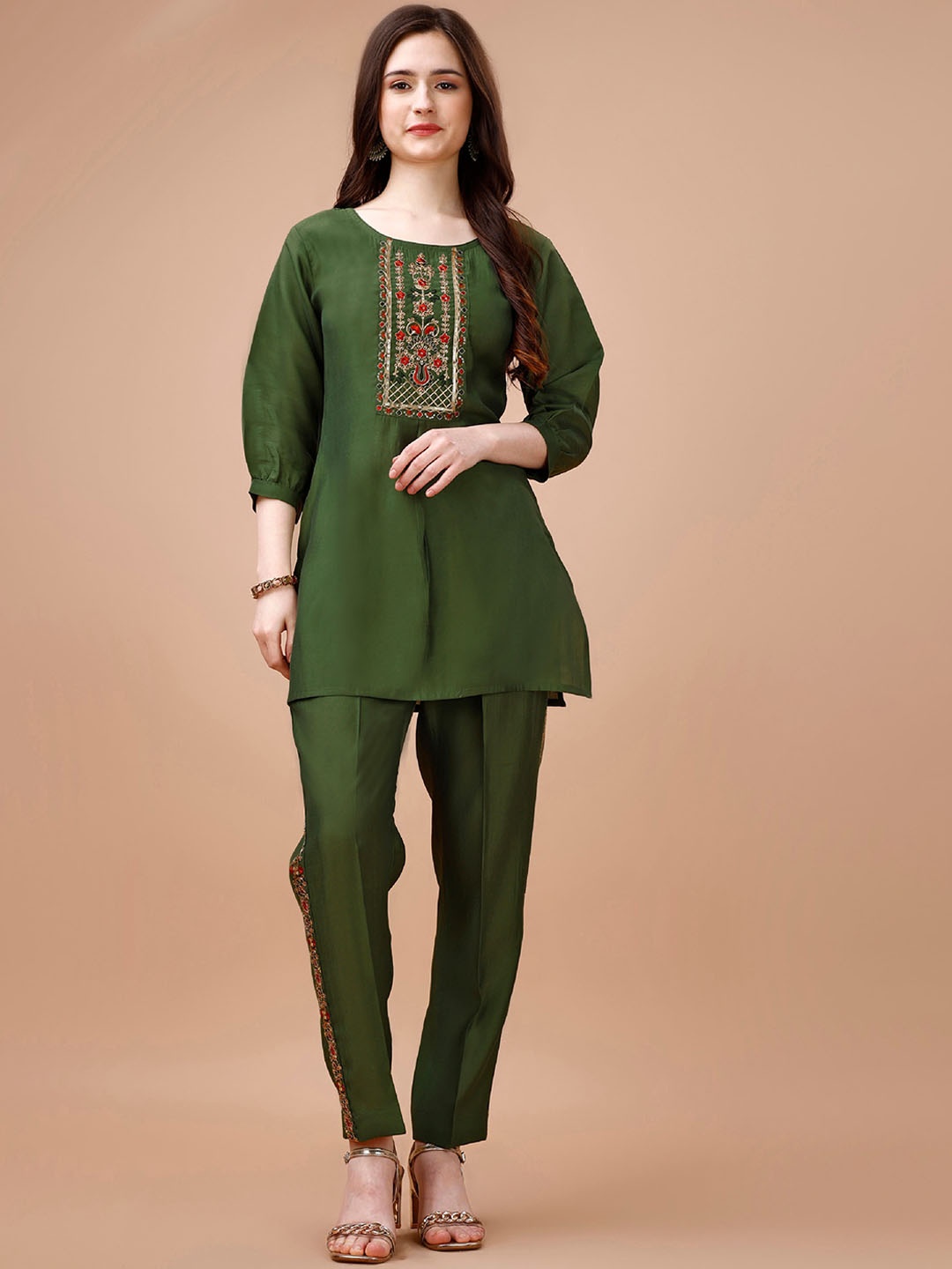 

MOJILAA Embroidered Tunic With Trousers, Olive