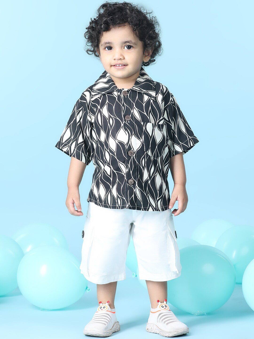 

Cutiekins Boys Printed Shirt With Shorts, Black