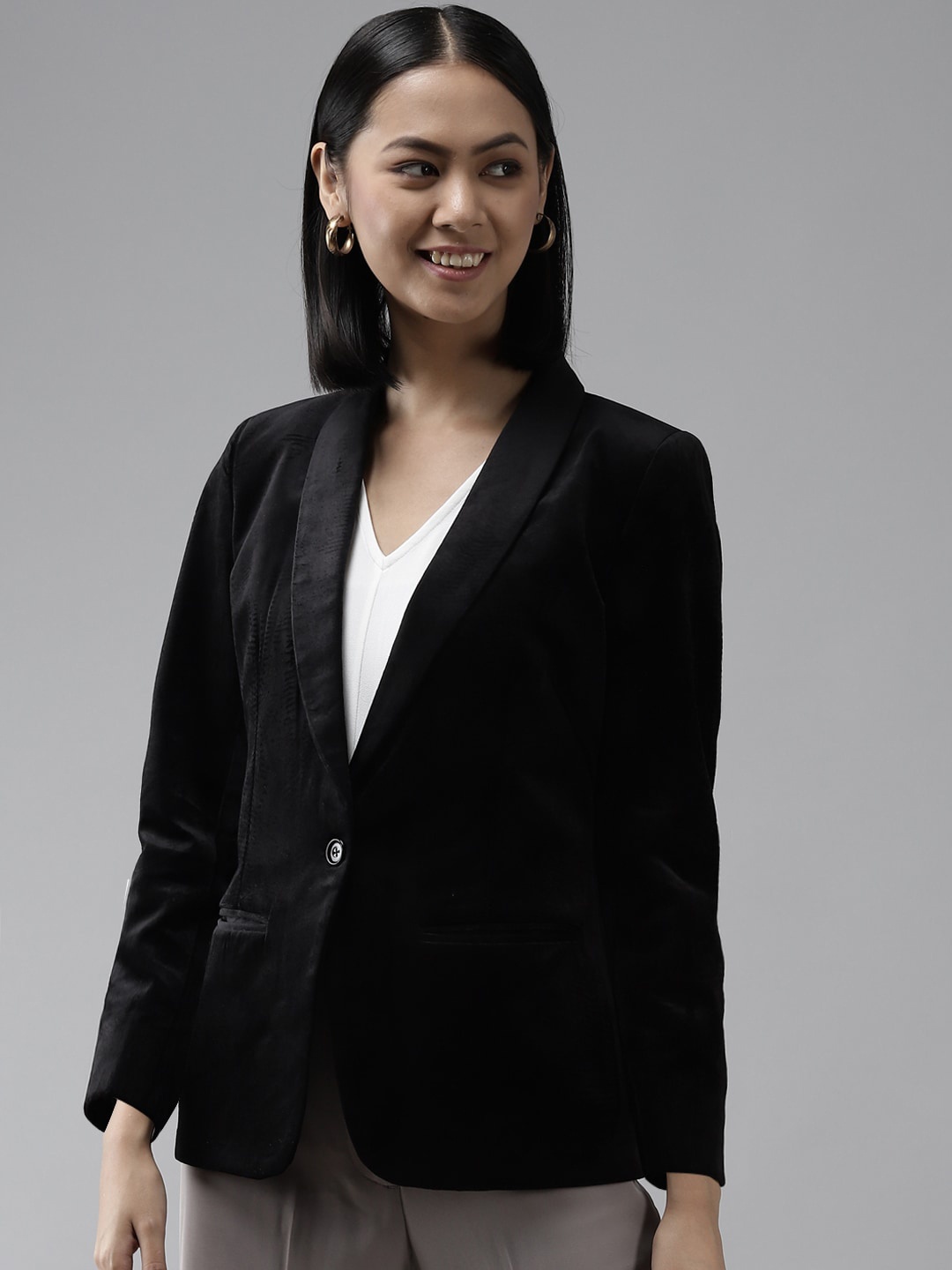 

Shaftesbury London Velvet Slim-Fit Formal Blazer, Black
