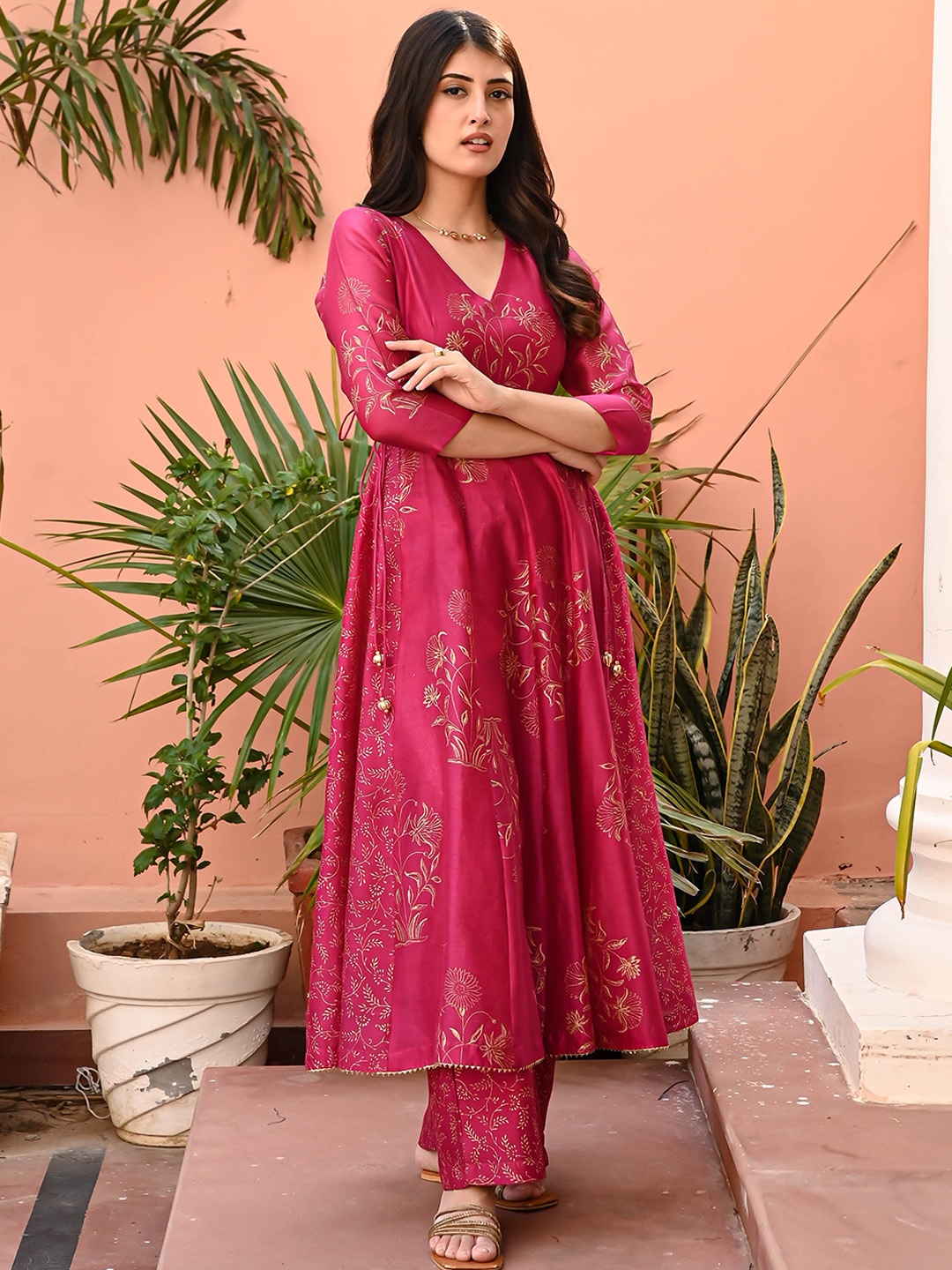 

Anouk Mirage Ethnic Motifs Printed Panelled Chanderi Silk Kurta with Pyjamas, Pink