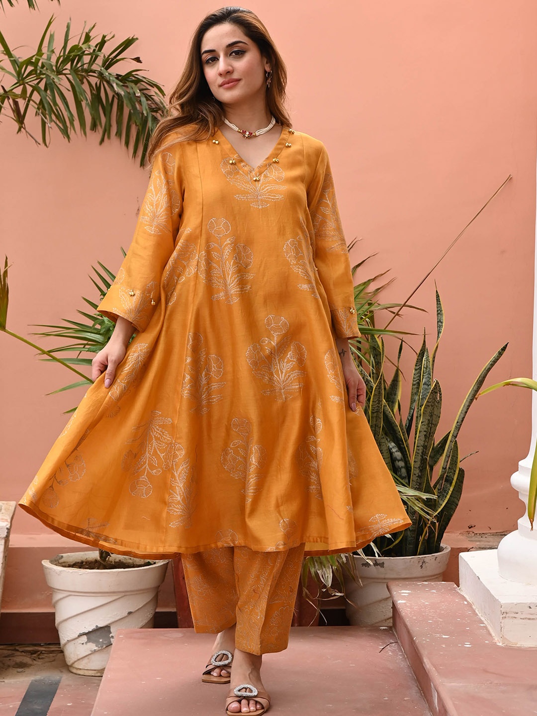 

Anouk Mirage Floral Printed Panelled Beads and Stones Chanderi Silk Kurta with Pyjamas, Mustard