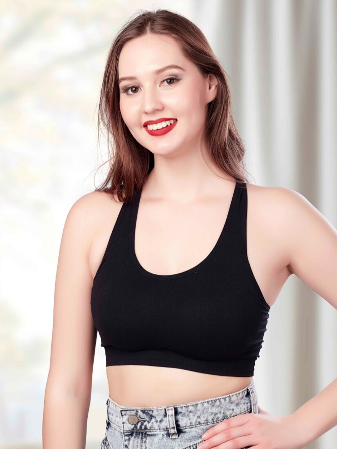 

Munaafi Full Coverage Racerback Sports Bra With All Day Comfort, Black