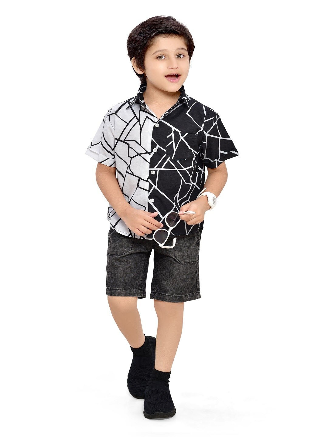 

BAESD Boys Printed Cotton Comfort Shirt, Black