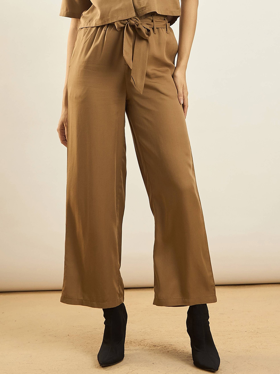 

SASSAFRAS Women Loose Fit Mid-Rise Trousers, Khaki