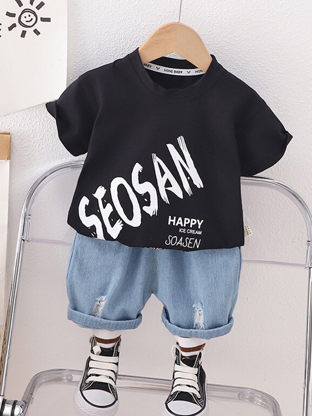 

Googo Gaaga Boys Printed T-shirt with Shorts, Black