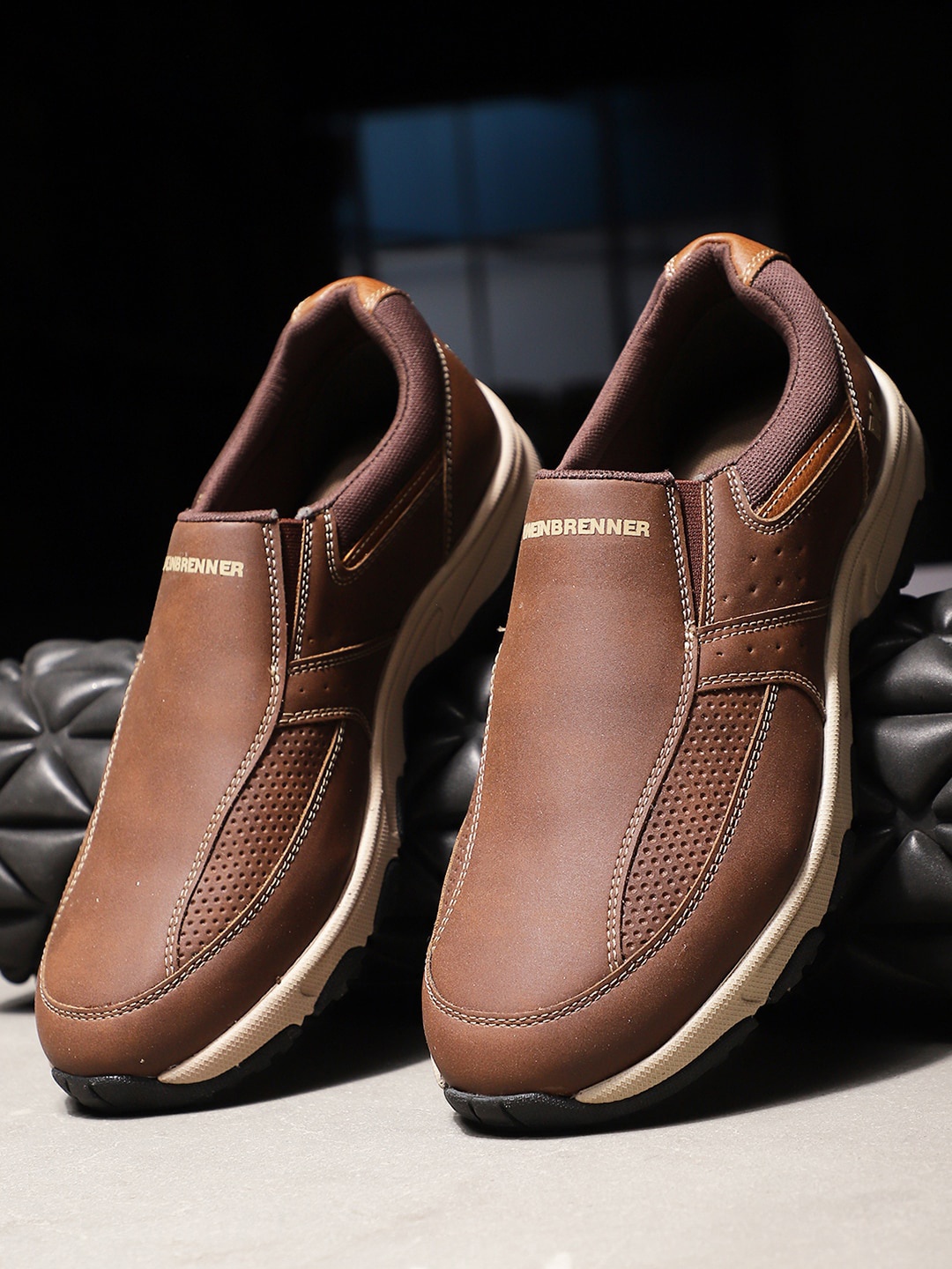 

Weinbrenner Men Comfort Insole Contrast Sole Slip-On Sneakers, Brown