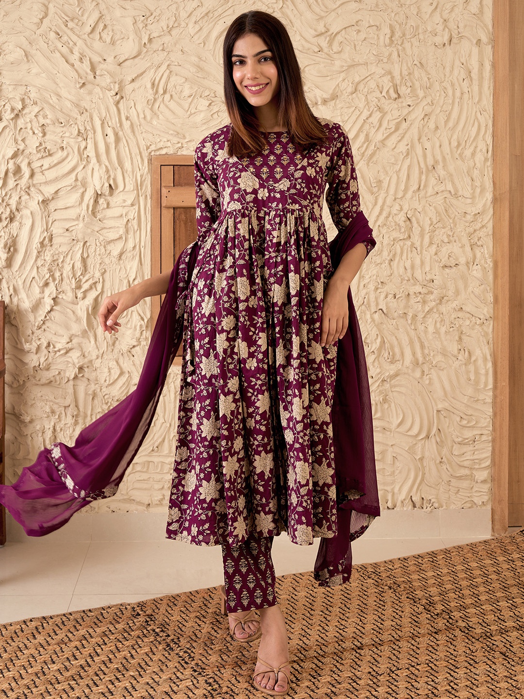 

Libas Floral Printed Round Neck Three-Quarter Sleeves Pure Cotton Kurta Set, Burgundy