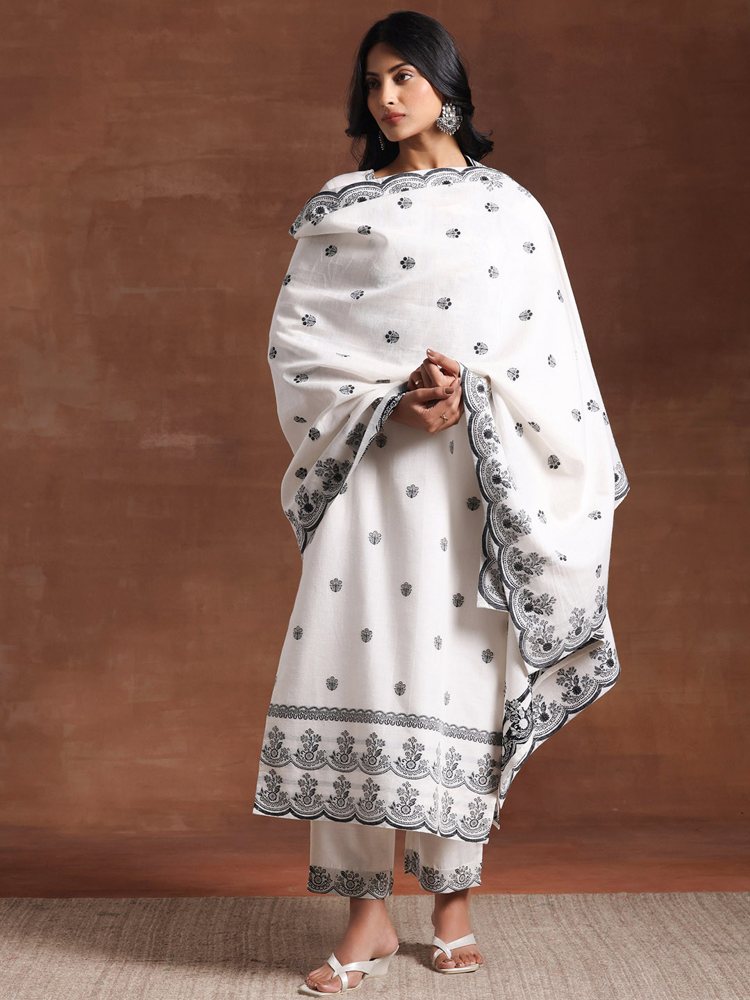 

Libas woven design Round Neck Three-Quarter Sleeves Pure Cotton Kurta Set, White