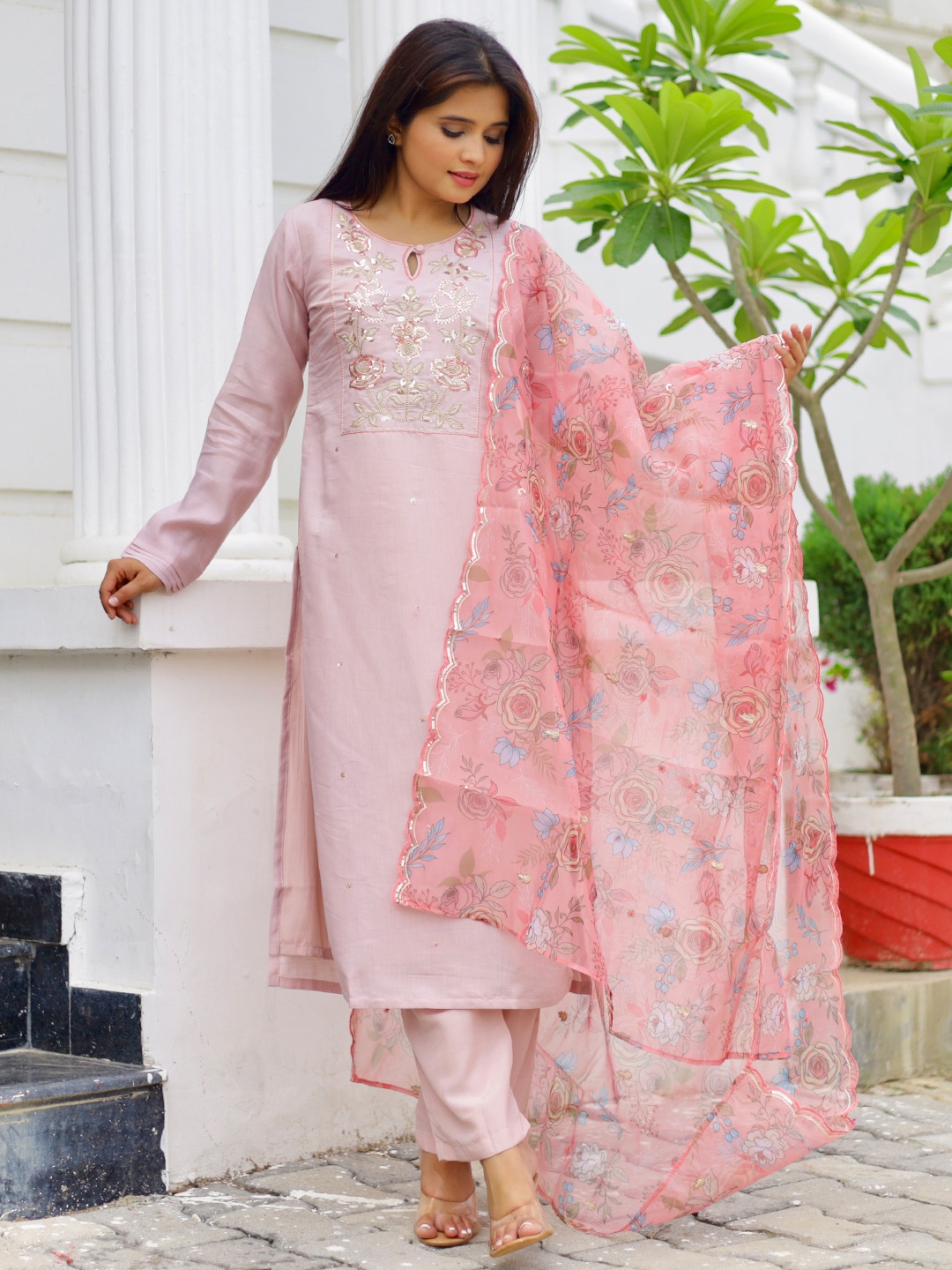 

Libas Floral Embroidered Keyhole Neck Three-Quarter Sleeves Sequinned Kurta, Peach