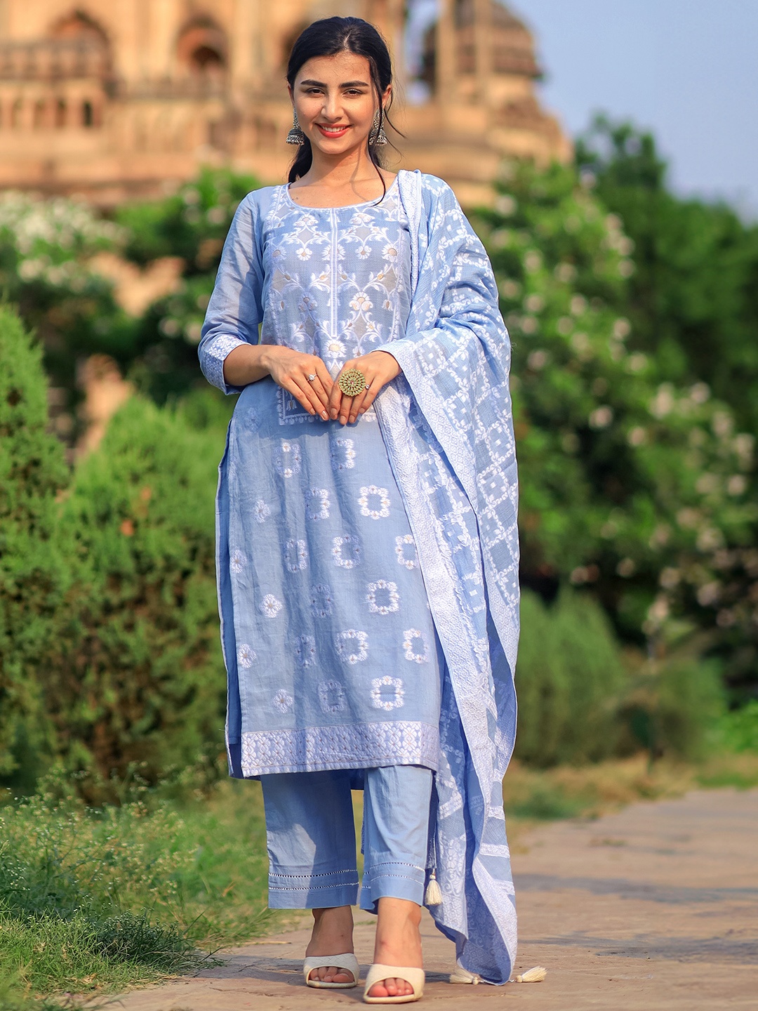 

Libas woven design Round Neck Three-Quarter Sleeves Pure Cotton Kurta Set, Blue