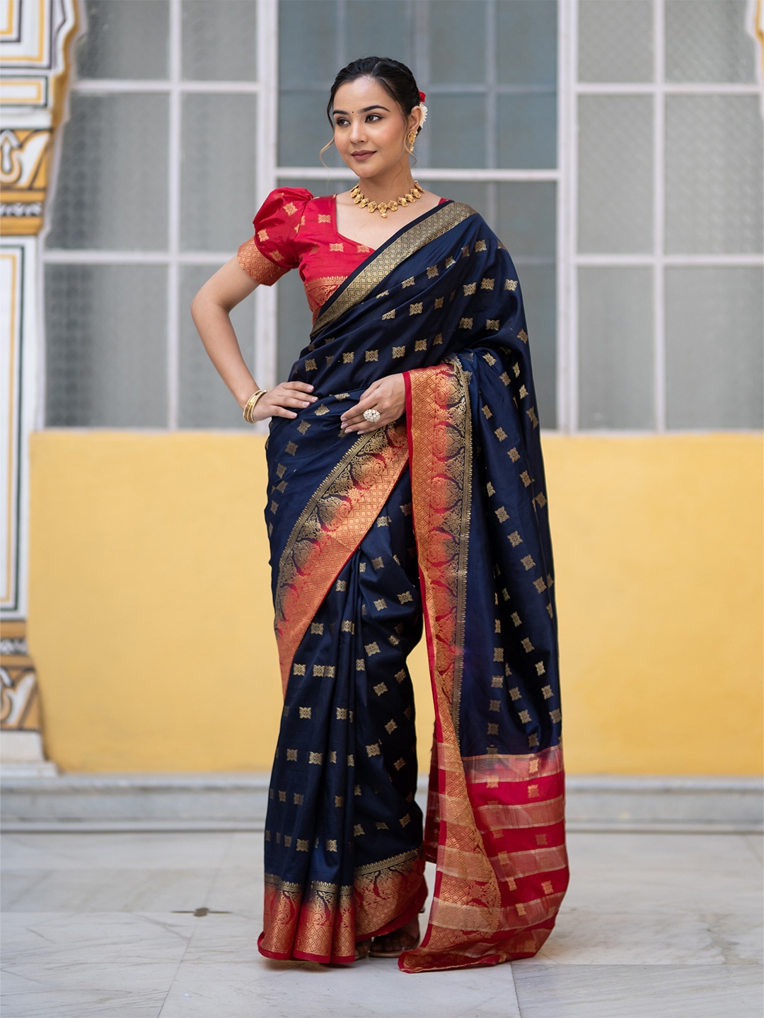 

ASPORA Ethnic Motifs Woven Design Zari Kanjeevaram Saree, Navy blue