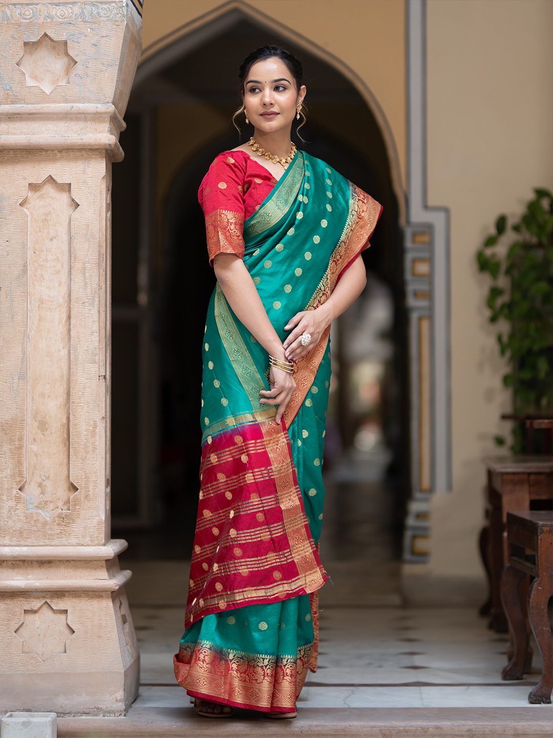 

ASPORA Ethnic Motifs Woven Design Zari Kanjeevaram Saree, Sea green