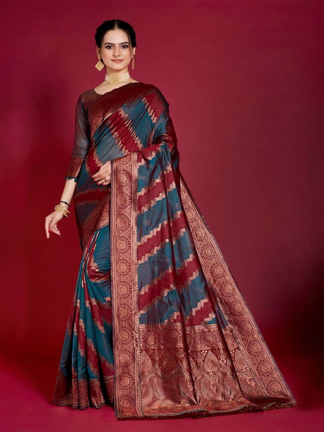 

Aagiri Striped Woven Design Zari Organza Banarasi Saree, Maroon