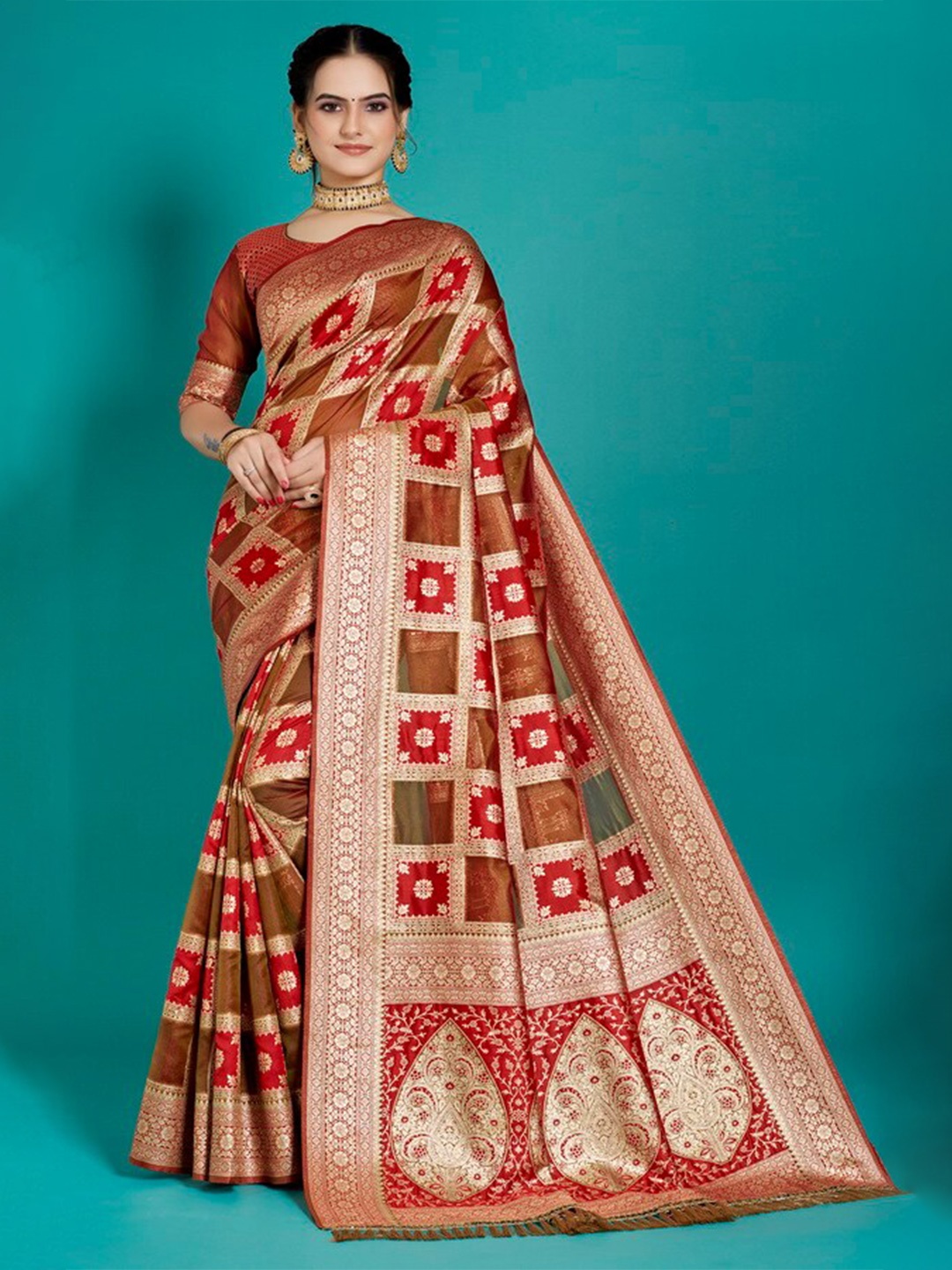 

Aagiri Woven Design Zari Organza Banarasi Saree, Olive