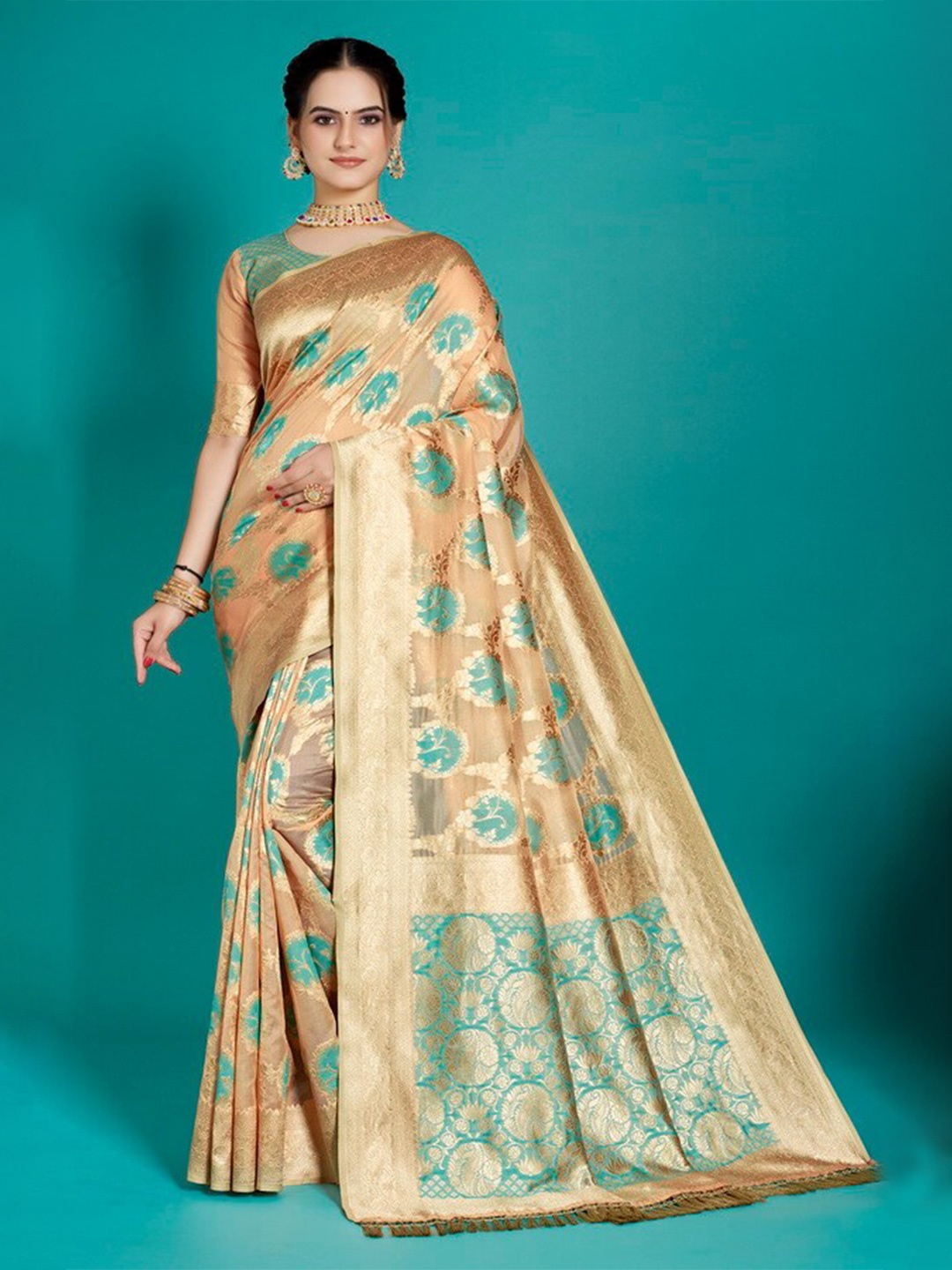 

Aagiri Ethnic Motifs Woven Design Zari Organza Banarasi Saree, Cream
