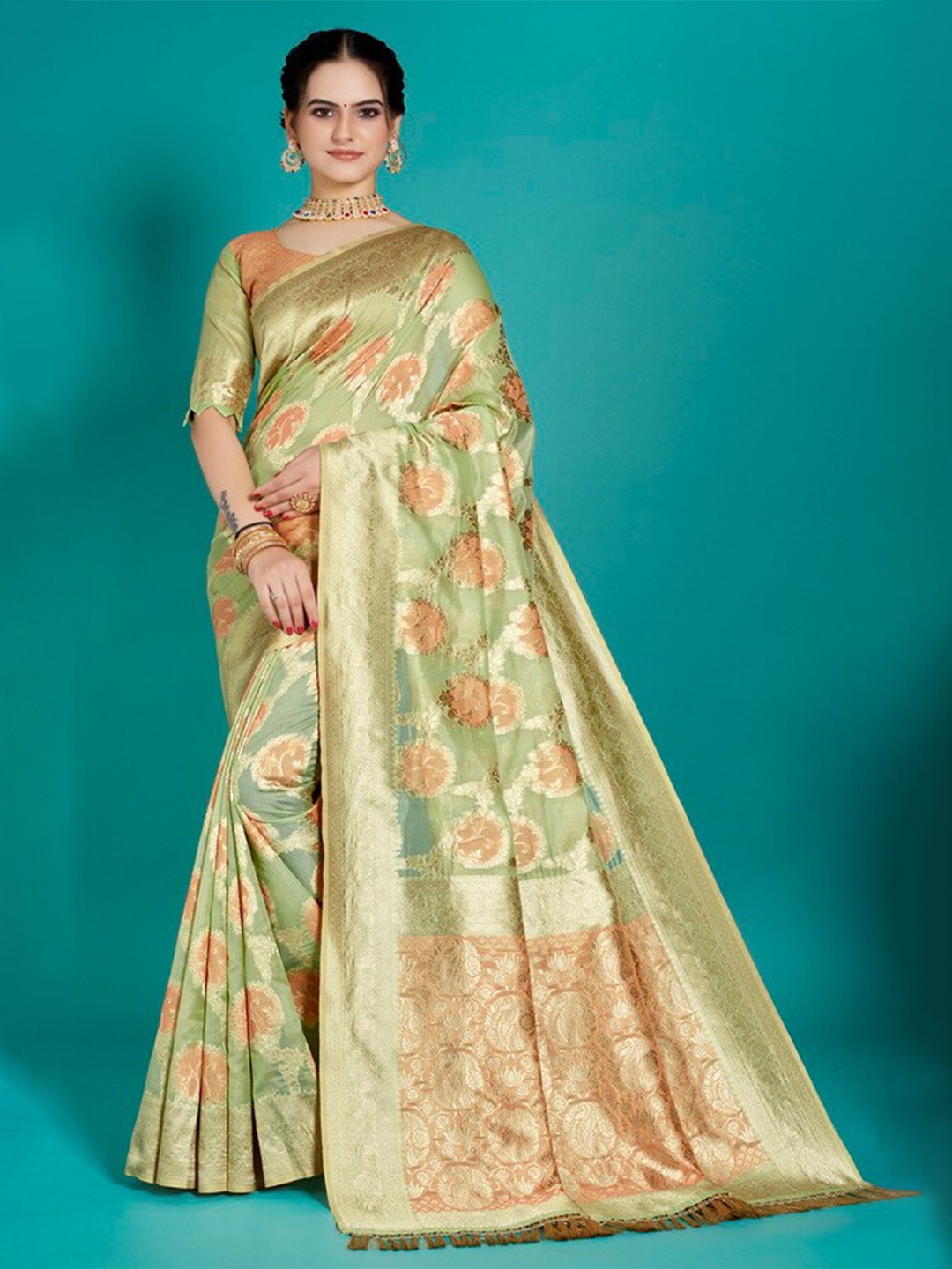 

Aagiri Ethnic Motifs Woven Design Zari Organza Banarasi Saree, Lime green