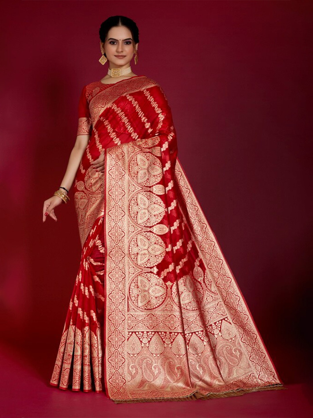 

Aagiri Woven Design Zari Organza Banarasi Saree, Red