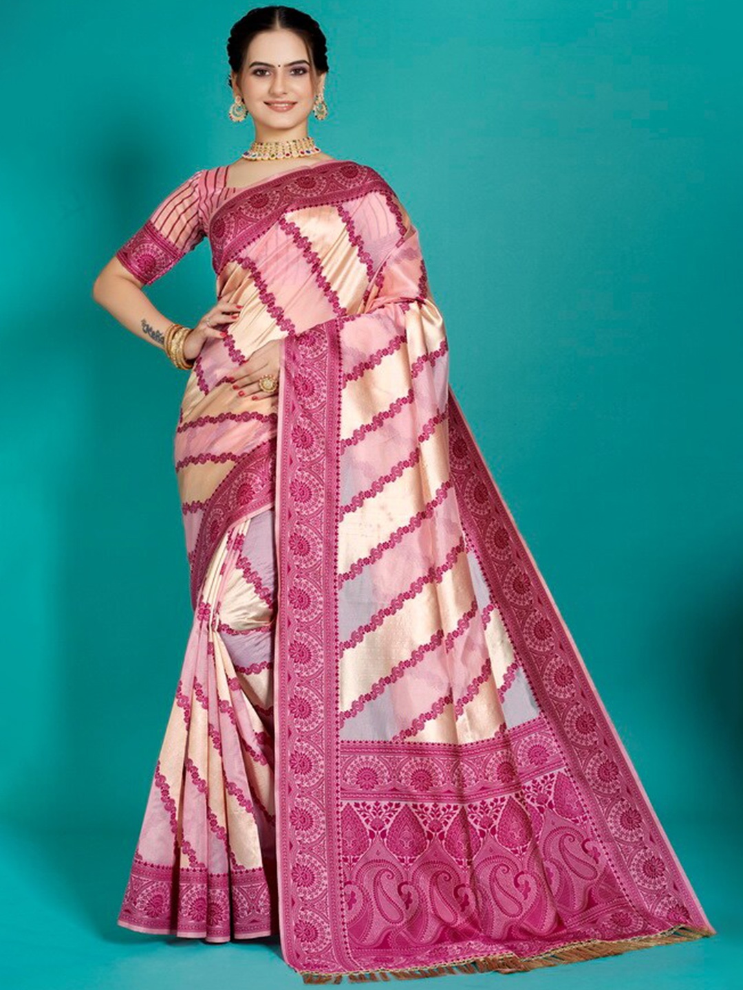 

Aagiri Ethnic Woven Design Organza Banarasi Saree, Pink