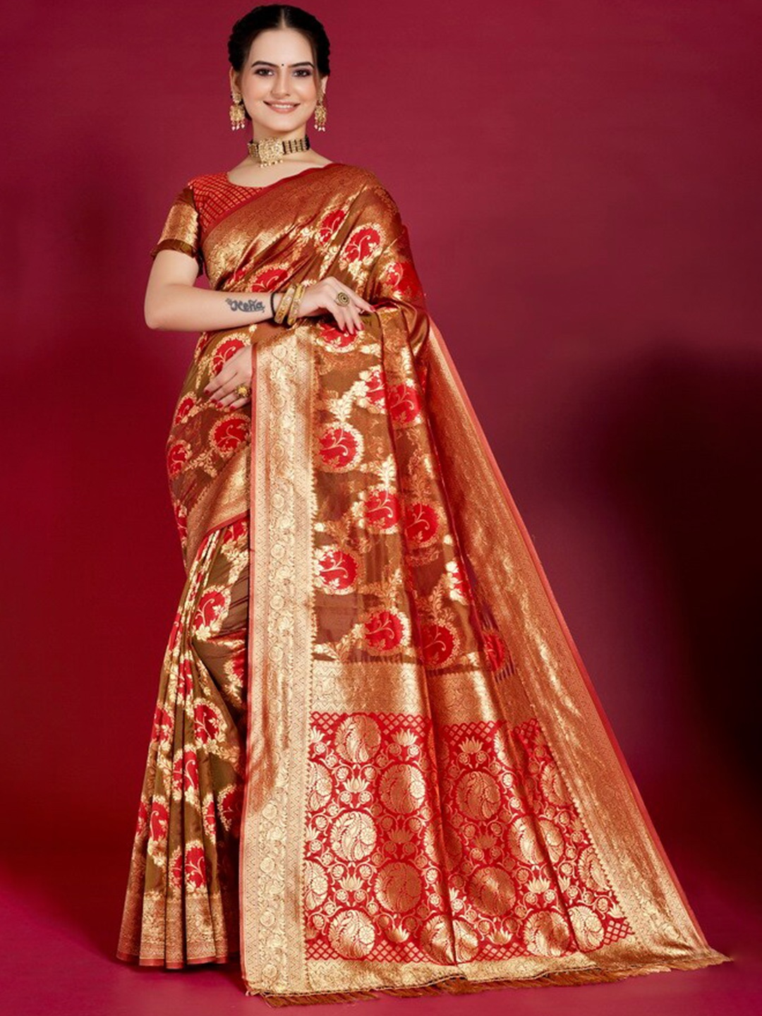 

Aagiri Ethnic Motifs Woven Design Zari Organza Banarasi Saree, Olive