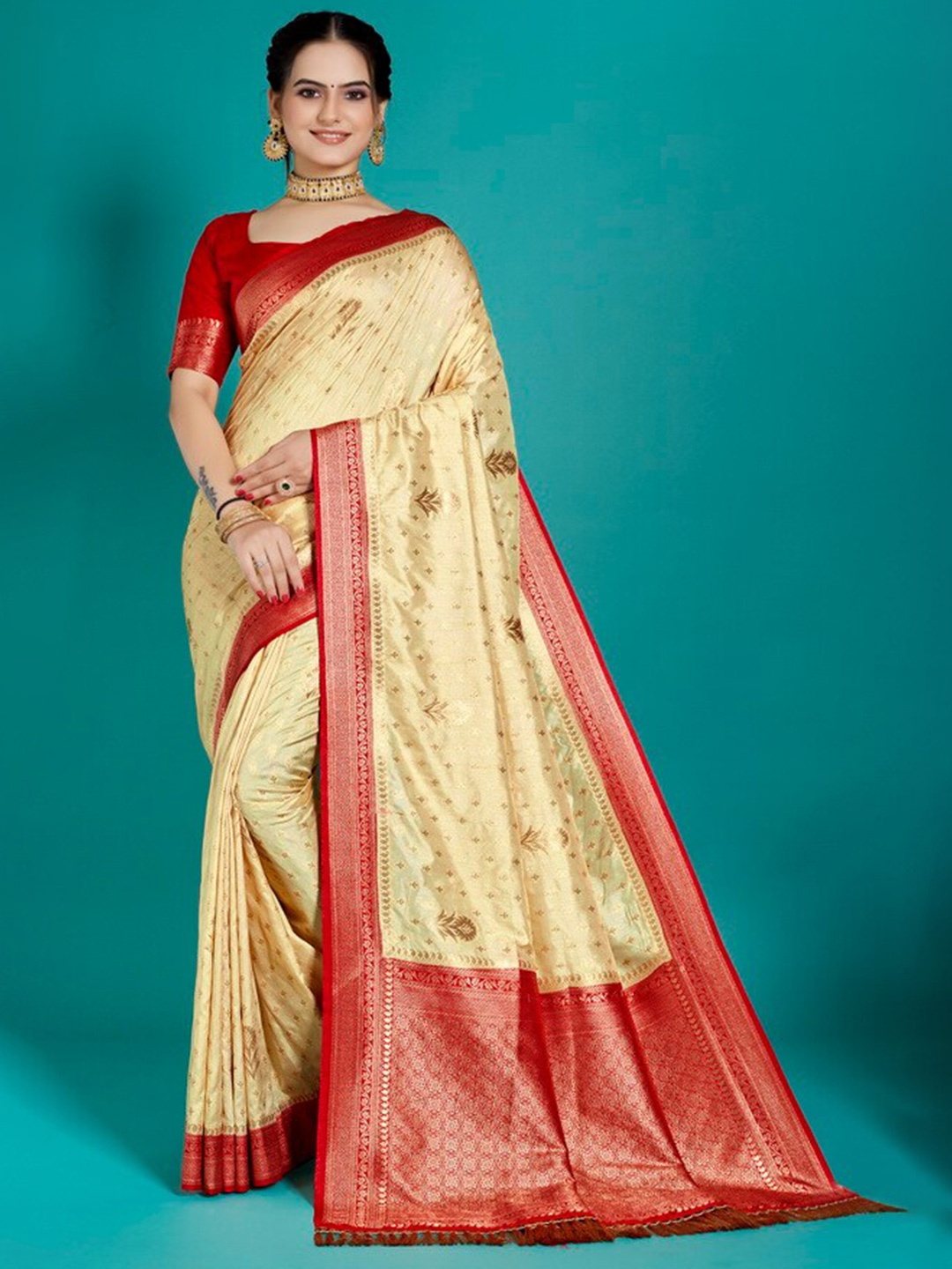 

Aagiri Floral Woven Design Zari Organza Banarasi Saree, Cream
