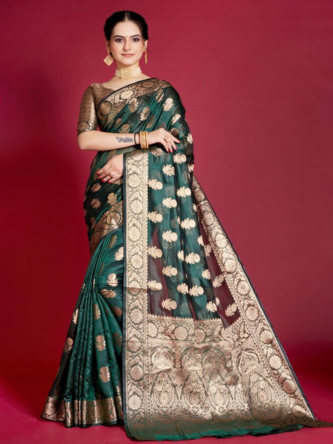 

Aagiri Ethnic Motifs Woven Design Zari Organza Banarasi Saree, Green