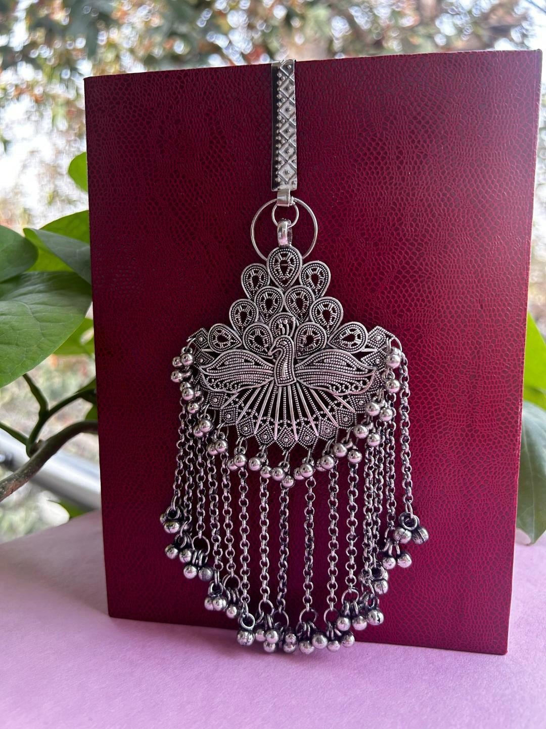 

FIROZA Studded Waist Chain Saree Accessories, Silver
