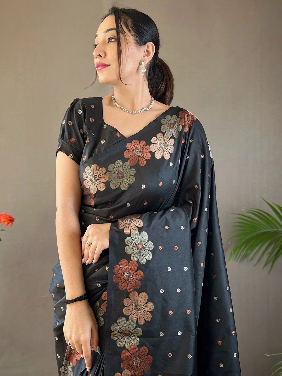 

PAVANPUTRA FAB Woven Design Zari Art Silk Banarasi Saree, Black