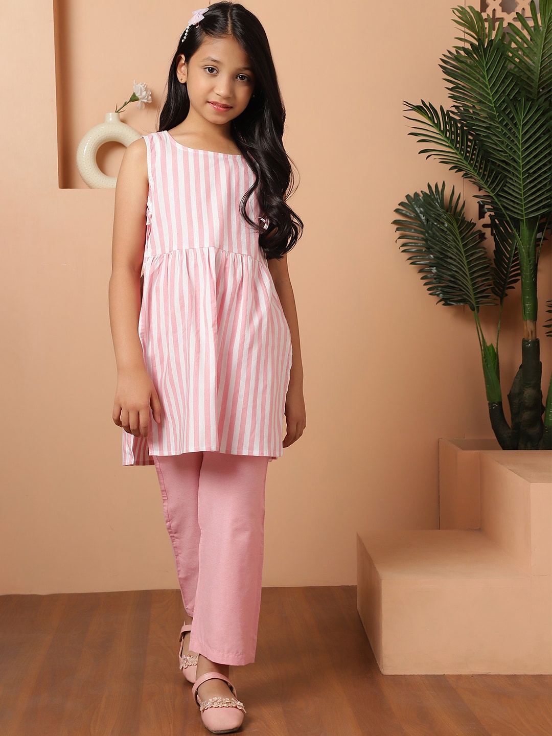 

NEUDIS Girls Striped Pleated Pure Cotton Kurti With Trousers, Pink